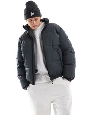 Bershka Men's Black Oversized Quilted Puffer Jacket